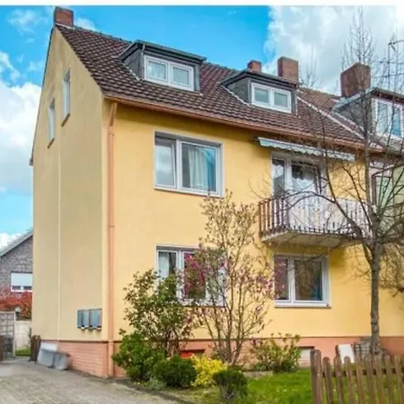 Easy To Dusseldorf Messe And Airport, 2 Bedrooms, With Kitchen, Garden Duisburg