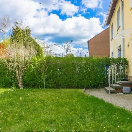 Easy To Dusseldorf Messe And Airport, 2 Bedrooms, With Kitchen, Garden ドゥイスブルグ